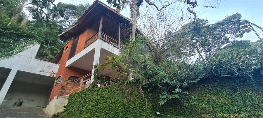 Foto REO1109011
