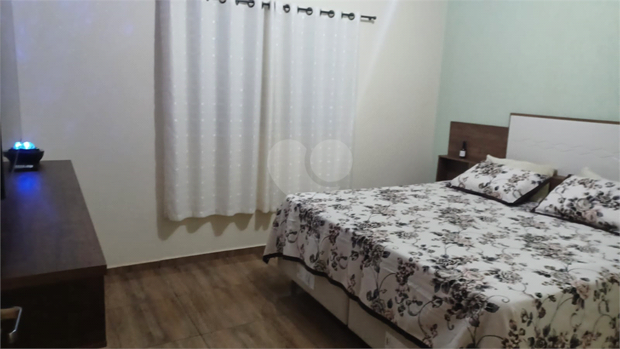Foto REO1109315