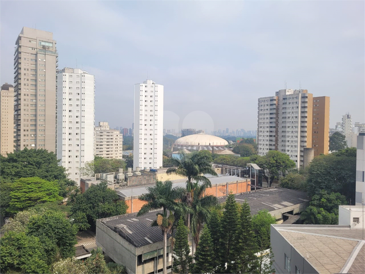 Foto REO1109449