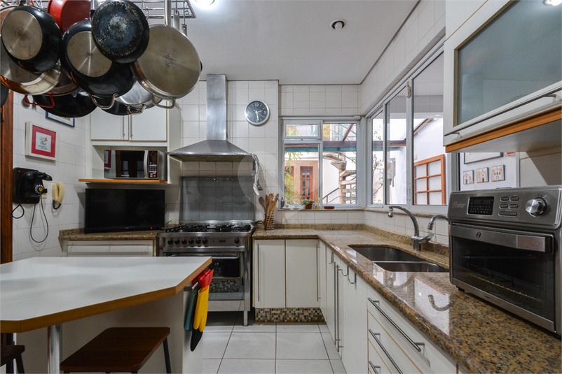 Foto REO1109574