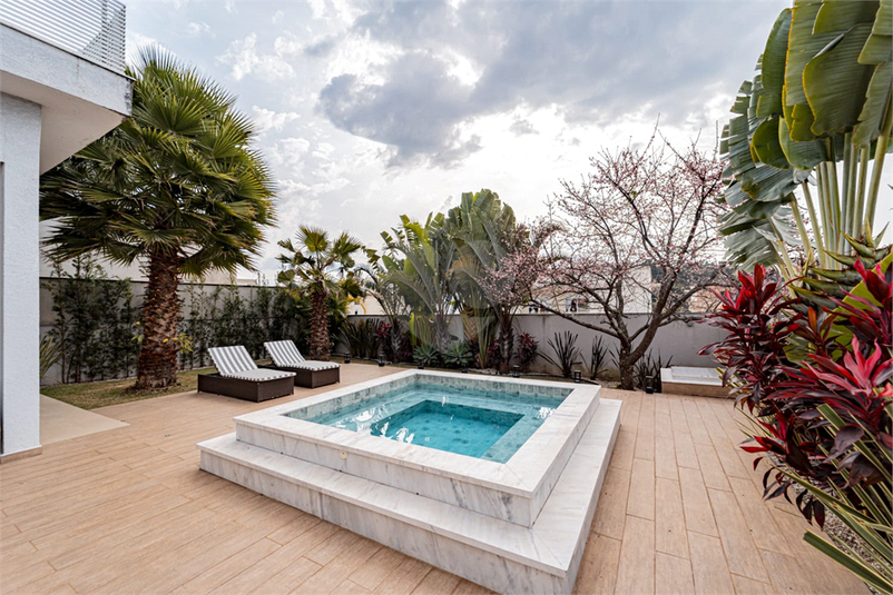 Foto REO1109657