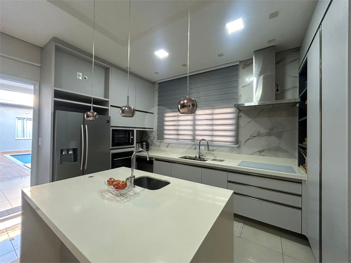 Foto REO1109770