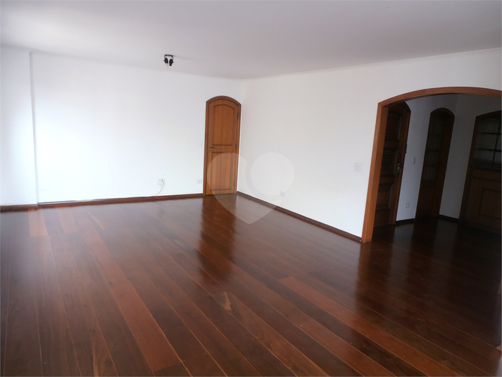 Foto REO1110080