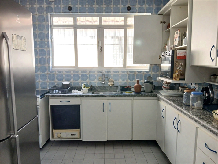 Foto REO1110112