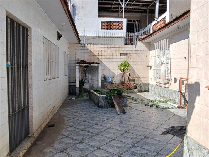 Foto REO1110112