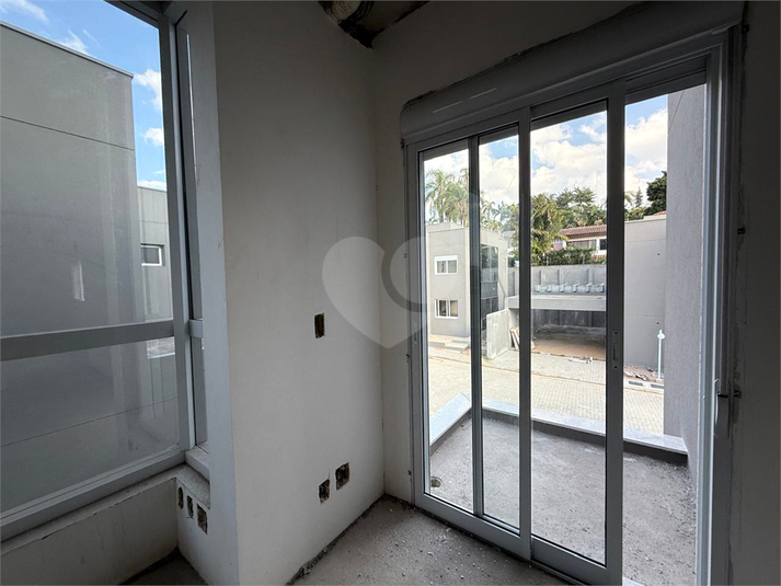Foto REO1110280