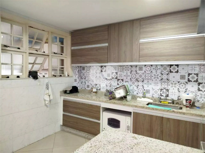 Foto REO1110290