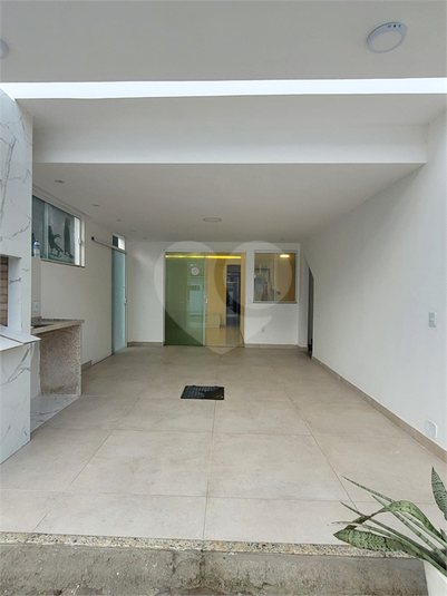 Foto REO1110379