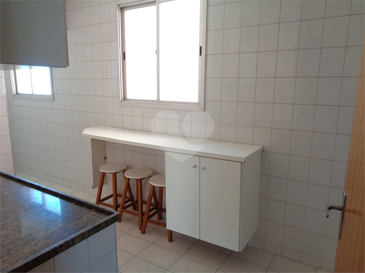 Foto REO1110449