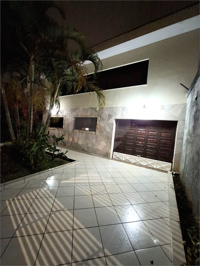 Foto REO1110455