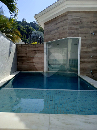 Foto REO1110577