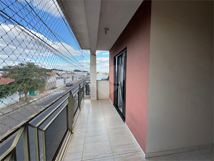 Foto REO1110682