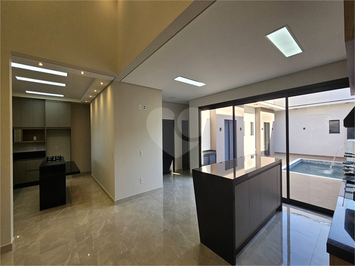 Foto REO1110688