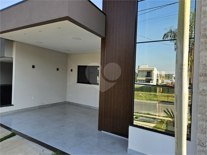 Foto REO1110688