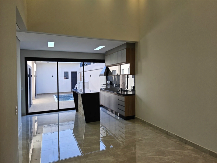Foto REO1110688