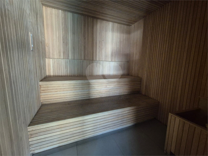 Foto REO1110771