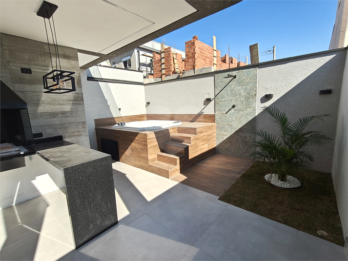 Foto REO1110777