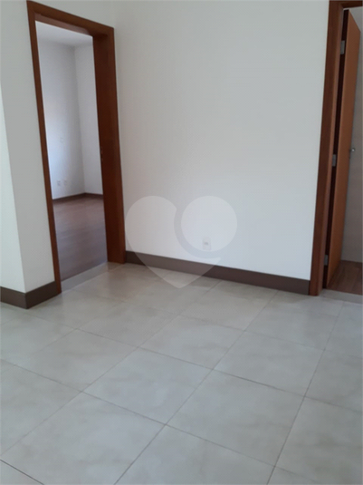Foto REO1110810