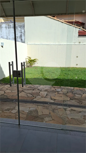 Foto REO1110810