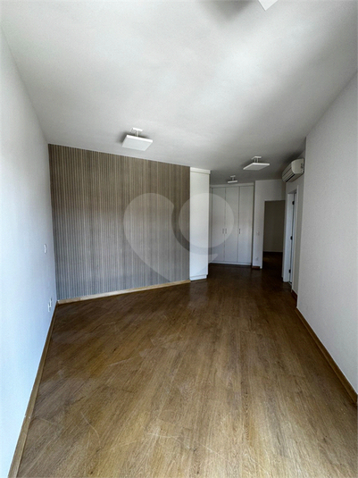 Foto REO1111250