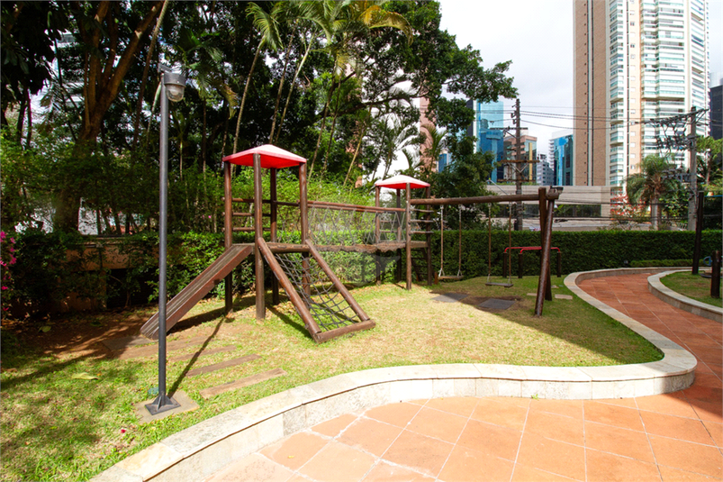 Foto REO1111447