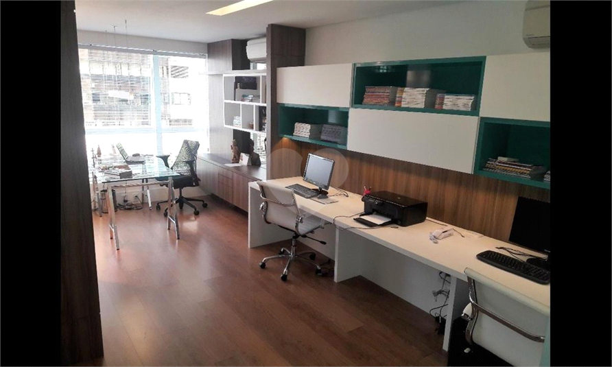 Foto REO1111508