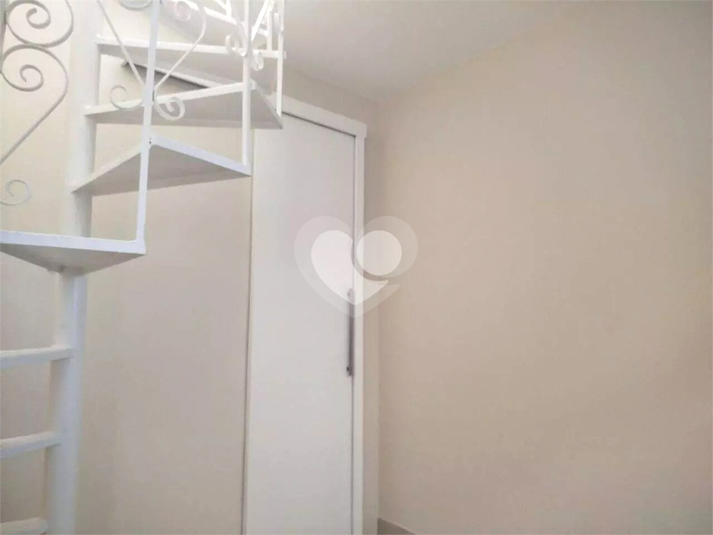 Foto REO1111569
