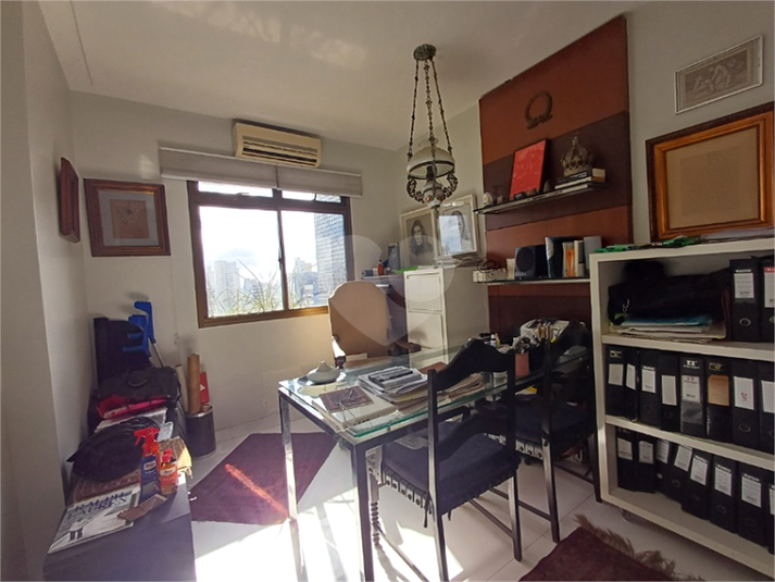 Foto REO1111578