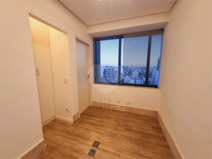 Foto REO1111585