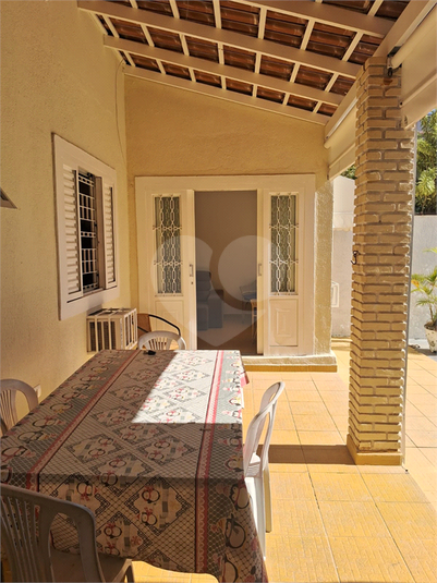 Foto REO1111605