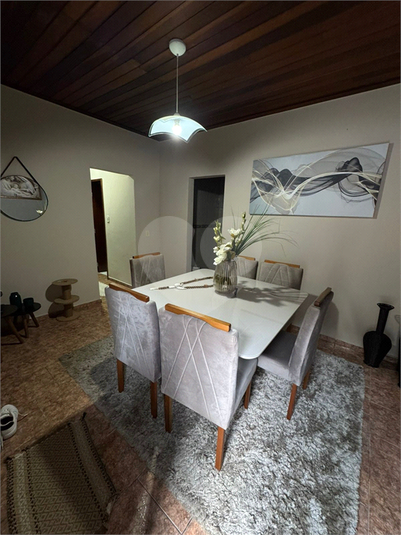 Foto REO1111610