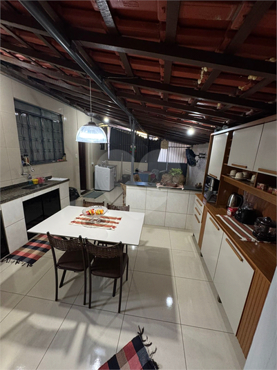 Foto REO1111610