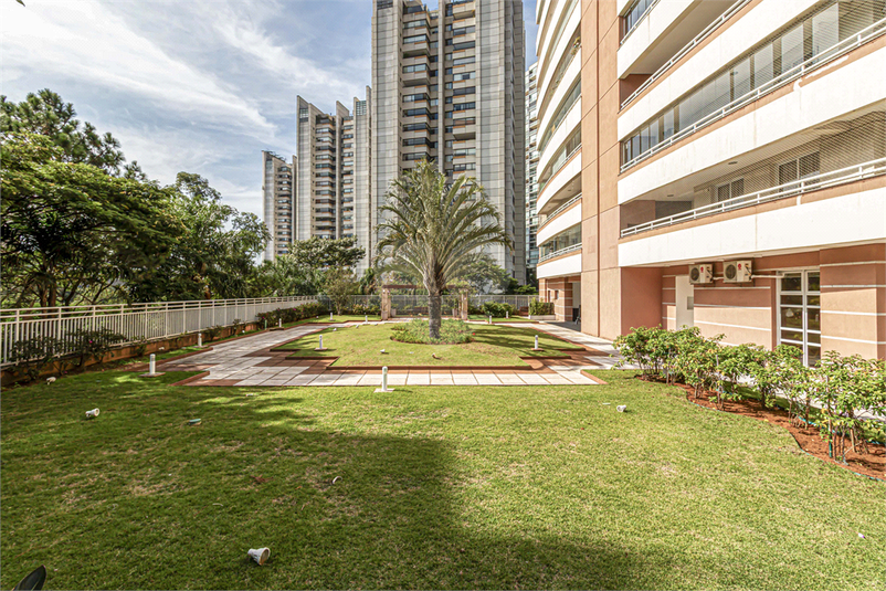 Foto REO1111763