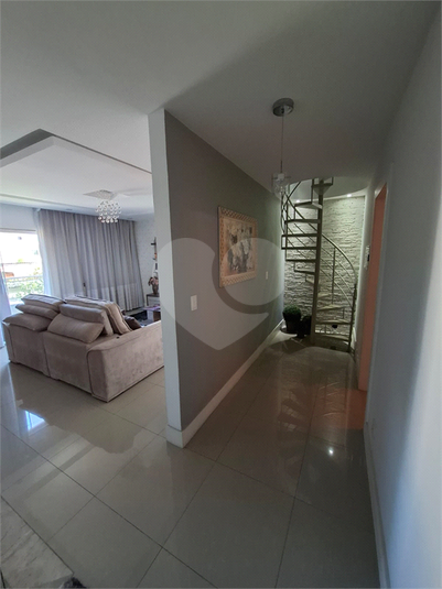 Foto REO1111801