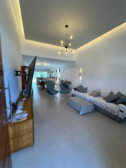 Foto REO1111816