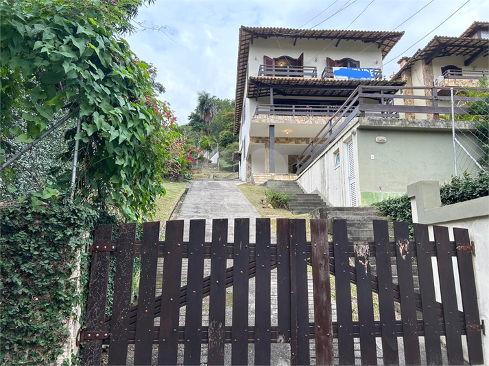 Foto REO1111851