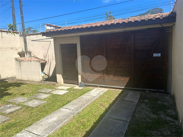 Foto REO1111901