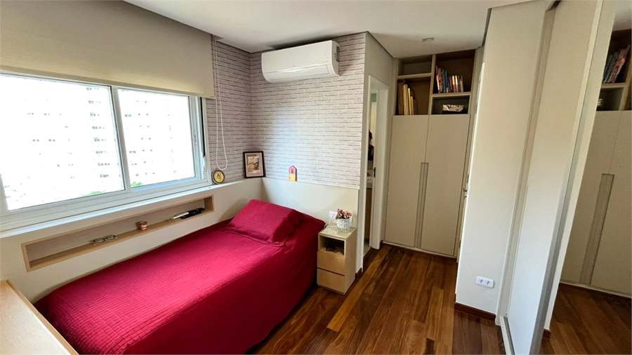 Foto REO1111906