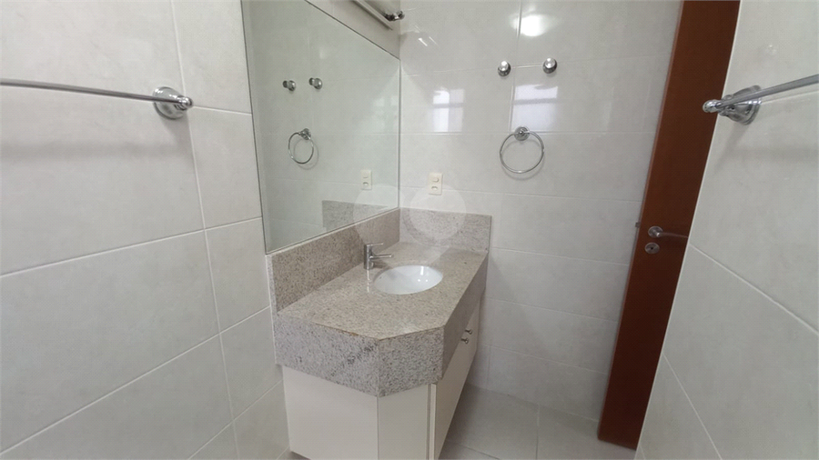 Foto REO1111939