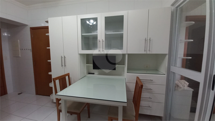 Foto REO1111939
