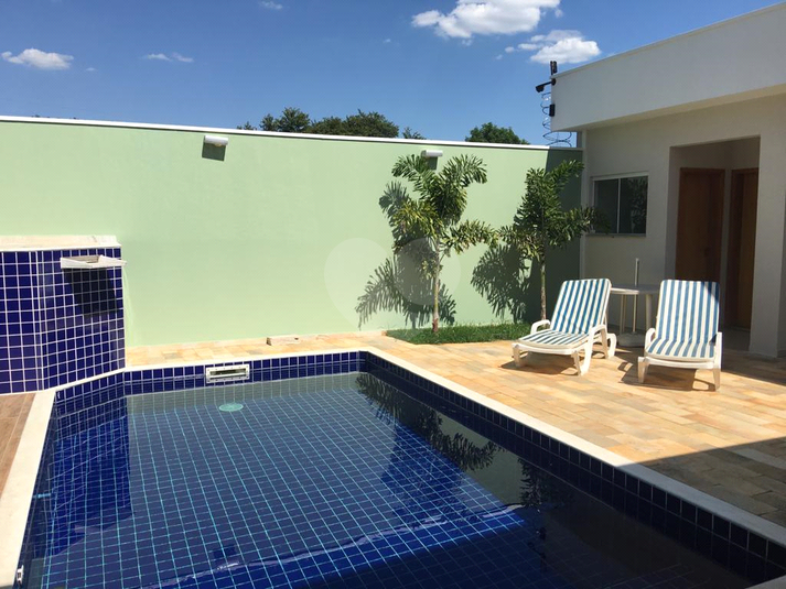Foto REO1111940