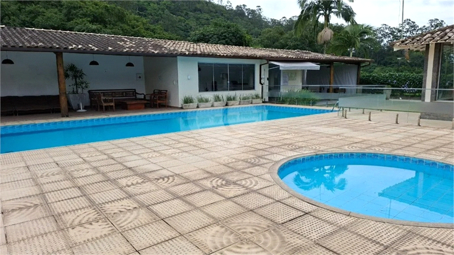 Foto REO1111945