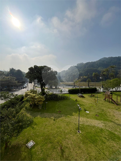 Foto REO1112035