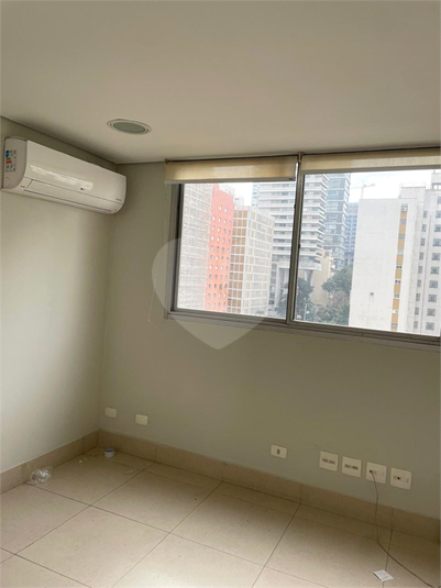 Foto REO1112081