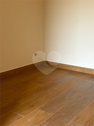Foto REO1112101