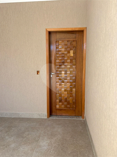 Foto REO1112101