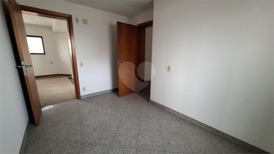 Foto REO1112136