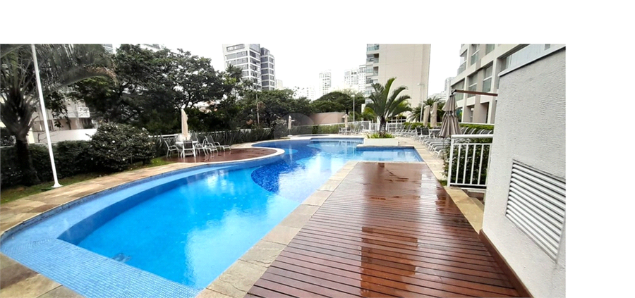 Foto REO1112258