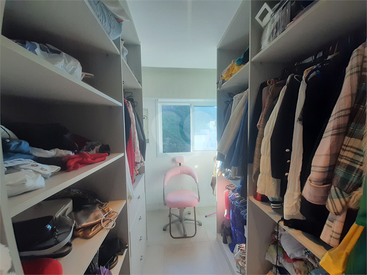 closet mobiliado