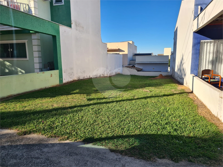 Foto REO1112279